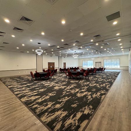 Clarion Inn & Suites Dothan South Eksteriør billede