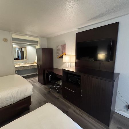Clarion Inn & Suites Dothan South Eksteriør billede