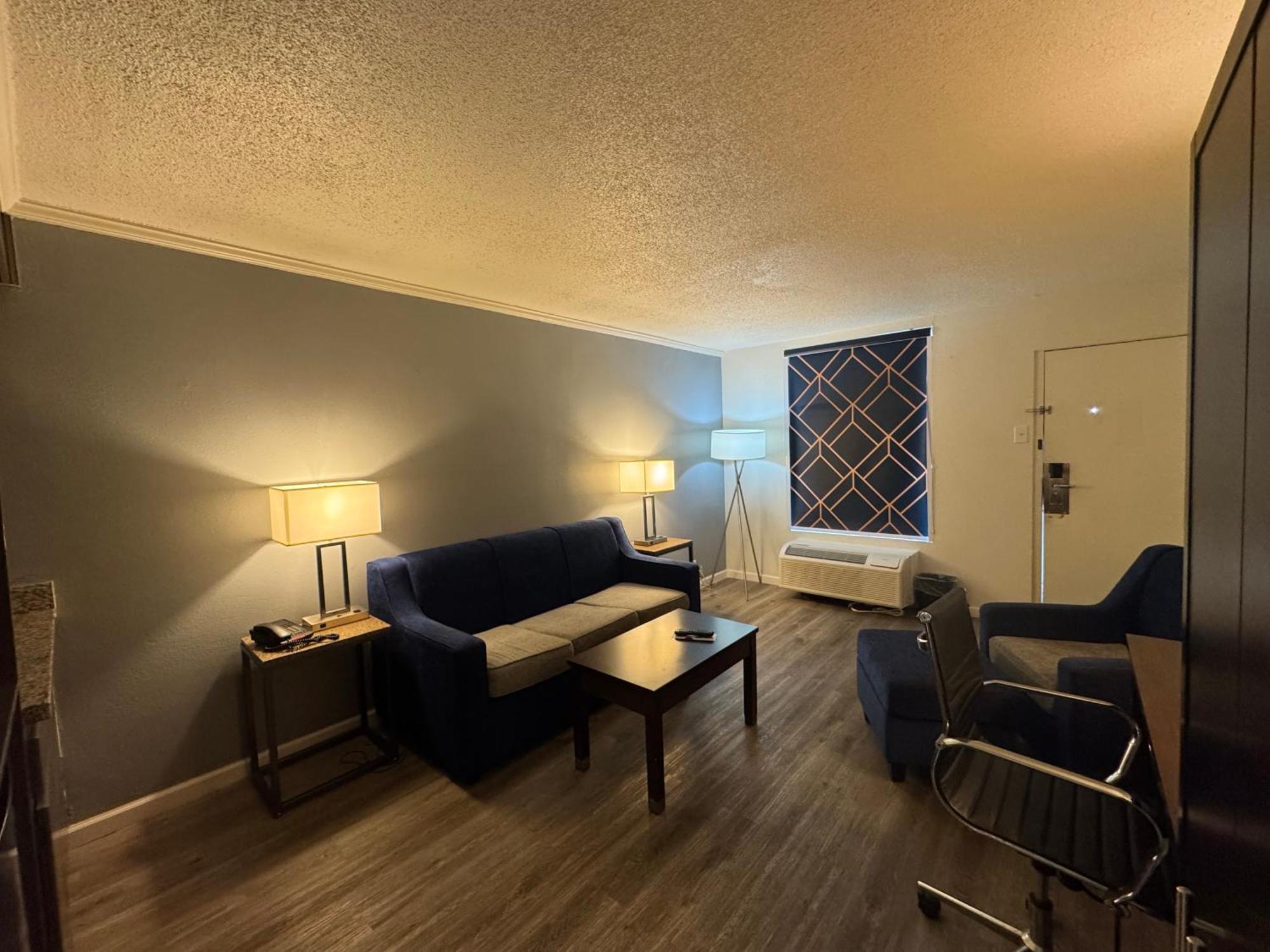Clarion Inn & Suites Dothan South Eksteriør billede