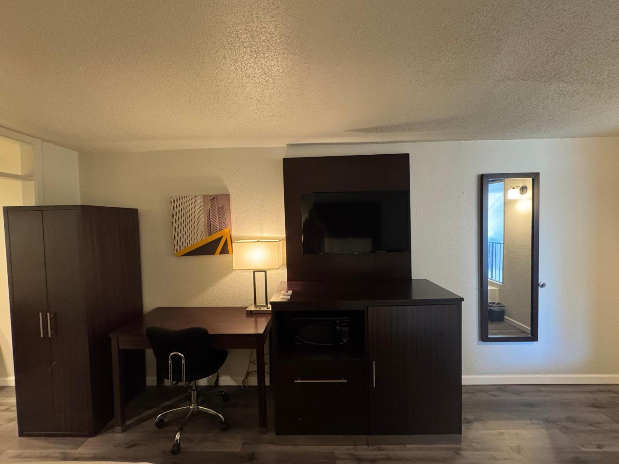 Clarion Inn & Suites Dothan South Eksteriør billede