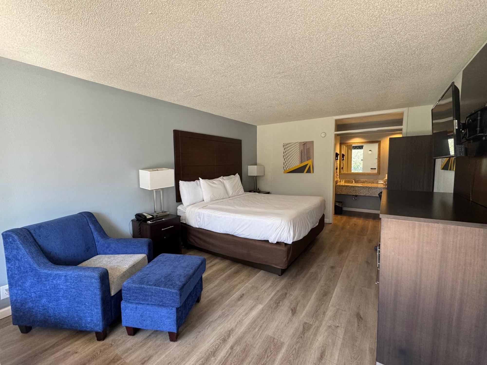 Clarion Inn & Suites Dothan South Eksteriør billede