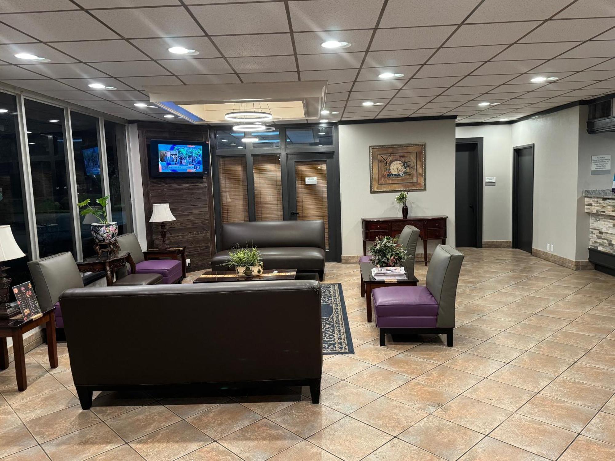 Clarion Inn & Suites Dothan South Eksteriør billede